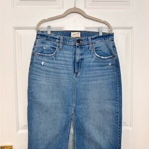 Universal Thread Straight Leg Blue Denim Jeans